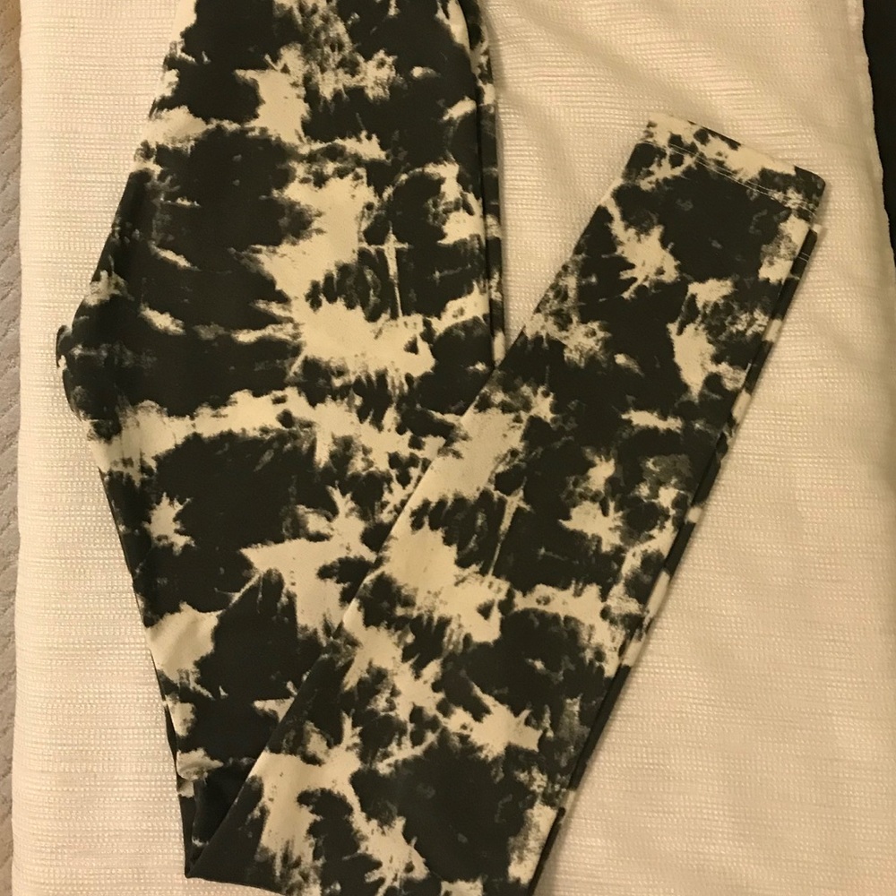 Spell tights tie dye gray and white Sz 8 tights.